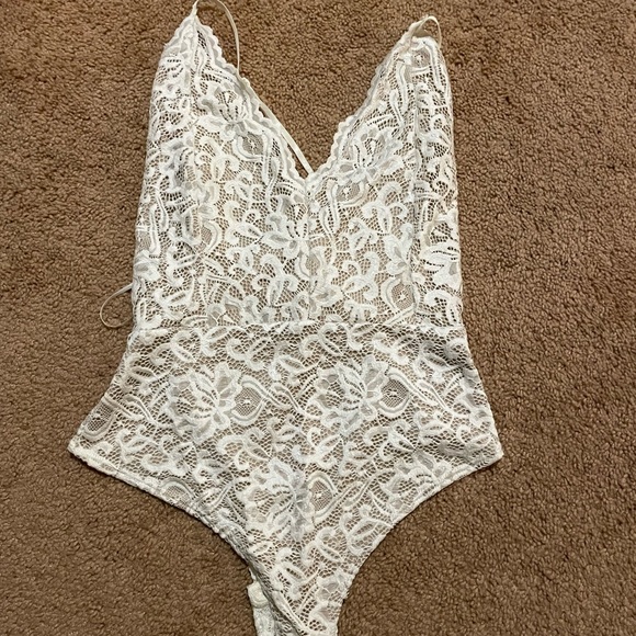 Windsor Tops - White Lace Bodysuit